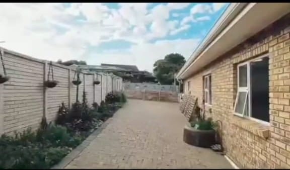 To Let 4 Bedroom Property for Rent in Winterstrand Eastern Cape